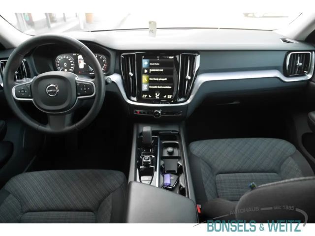 Volvo V60 Core Hybrid