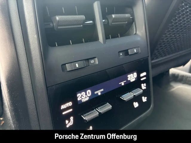 Porsche Macan 4