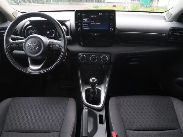 Toyota Yaris Hatchback Team D