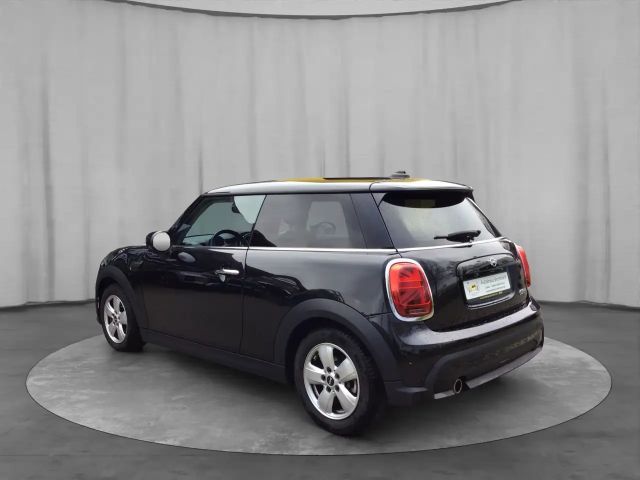 MINI Cooper Automatik 3t. Essential Trim