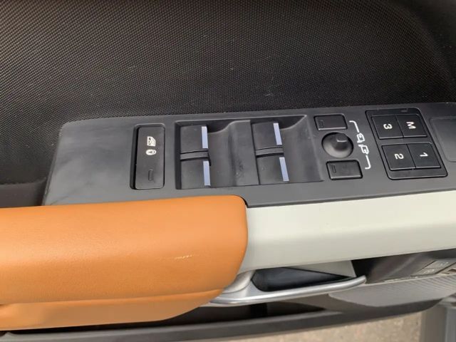 Land Rover Defender 110 AWD D300 Dynamic HSE