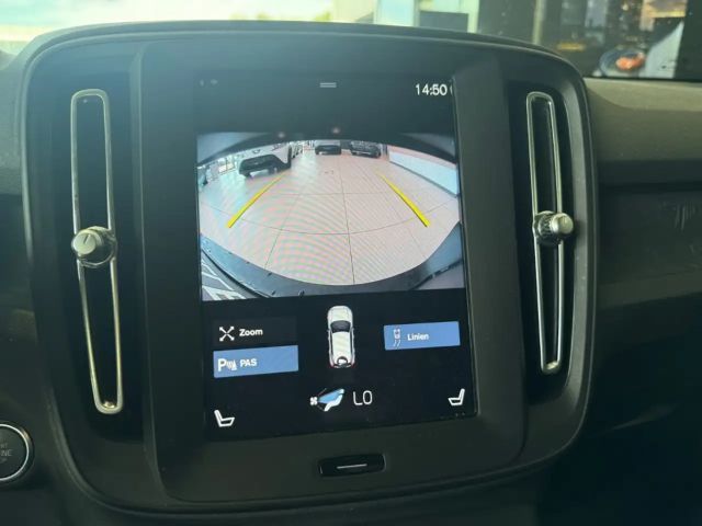 Volvo XC40 Core Momentum