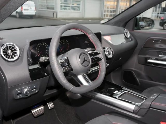 Mercedes-Benz GLA 180 AMG Line