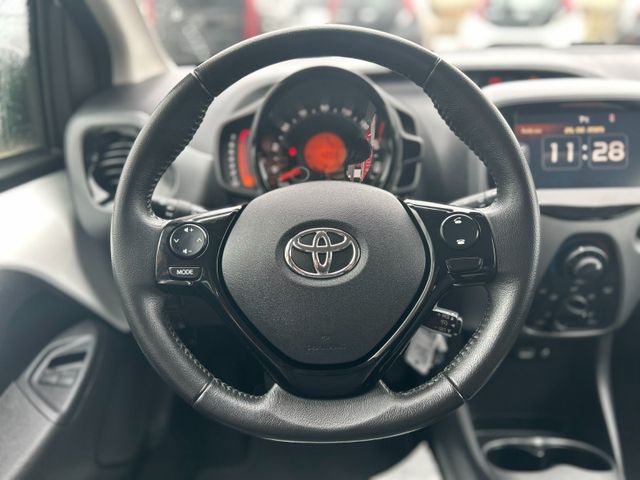 Toyota Aygo 5-deurs Play X-play