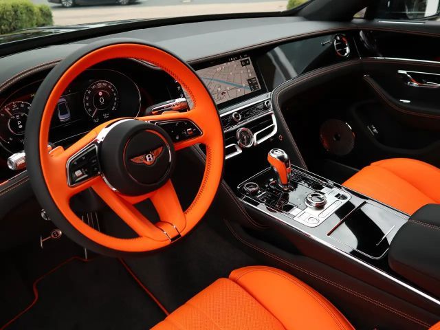 Bentley Flying Spur Hybrid V8