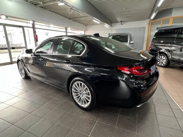 BMW 530 530e Sedan