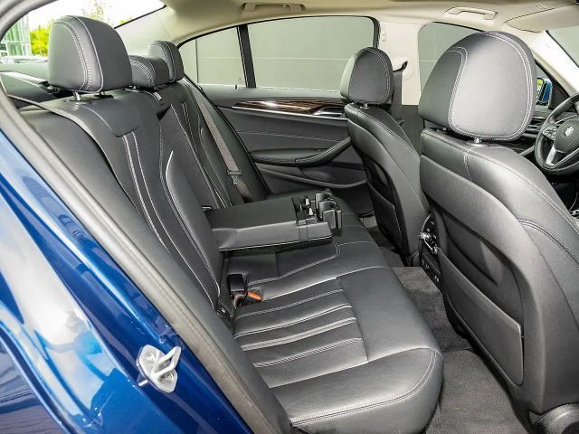 BMW 530 Luxury Line Sedan xDrive