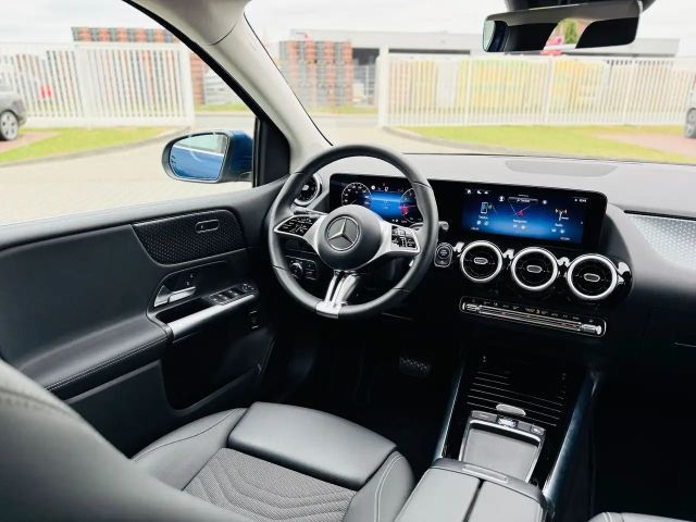 Mercedes-Benz B 200 Progressive Sedan