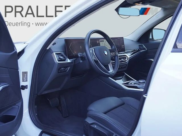 BMW 330 330i Sedan xDrive