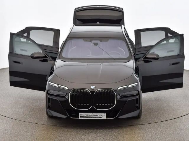 BMW 740 740d M-Sport Sedan xDrive