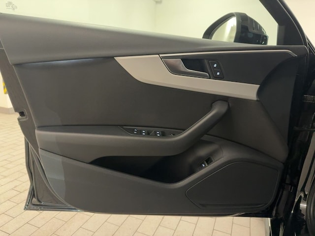 Audi A4 40 TDI Quattro S-Tronic Sedan