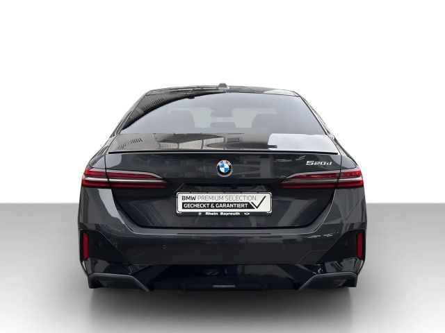 BMW 520 520d M-Sport Sedan