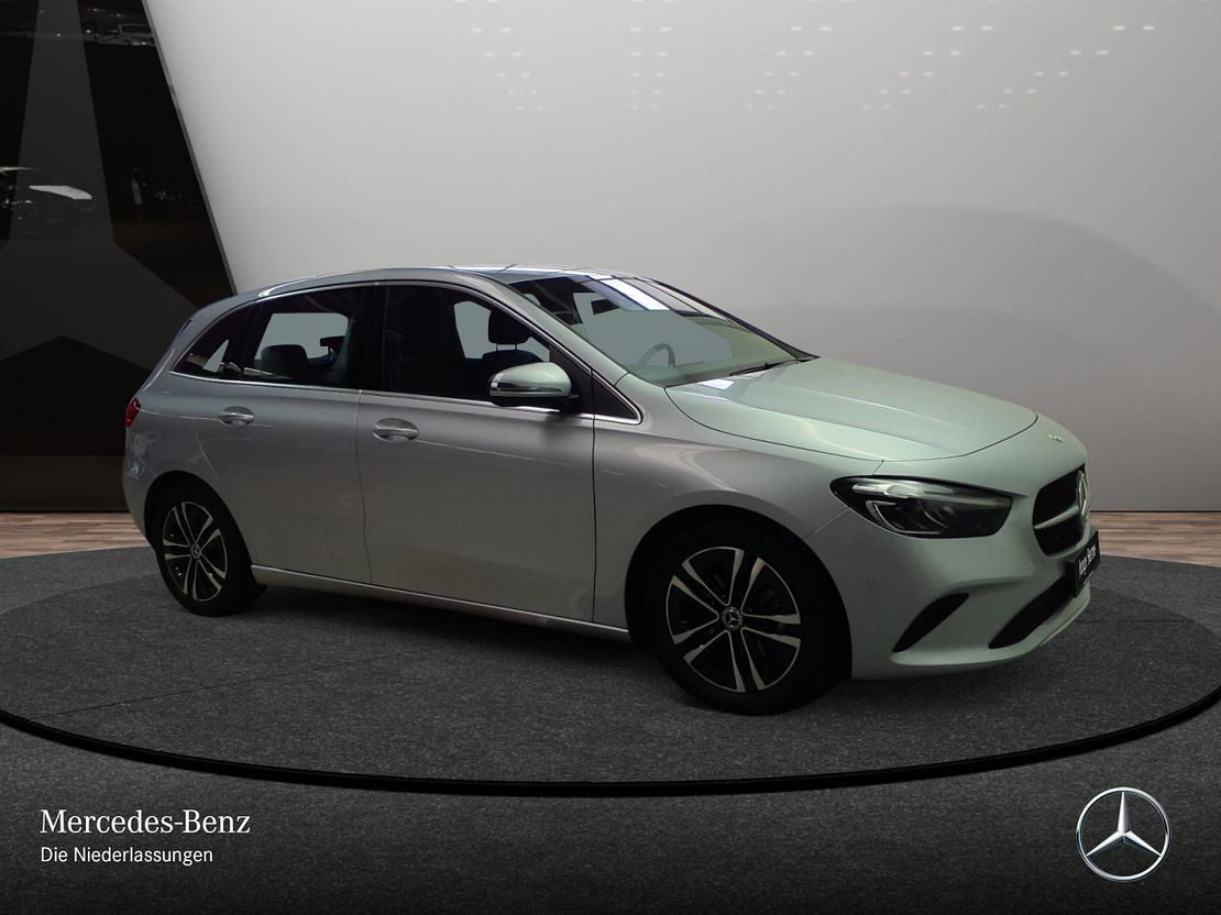 Mercedes-Benz B 180 Sedan