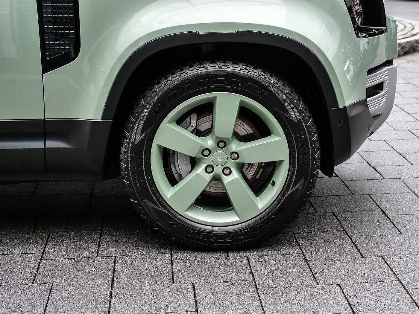 Land Rover Defender 90