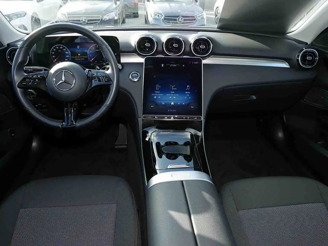 Mercedes-Benz C 180 Sedan