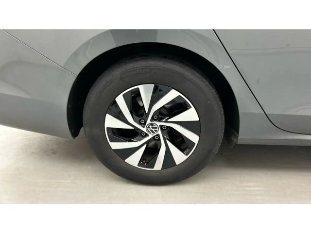 Volkswagen Passat 1.5 eTSI Business Variant