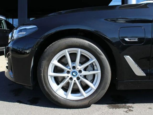 BMW 530 530e Sedan