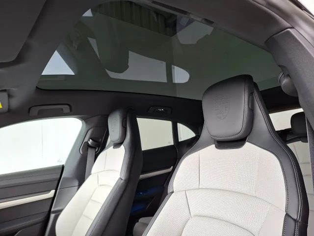 Porsche Taycan 4 Cross Turismo