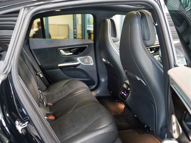 Mercedes-Benz EQE 300 Sedan