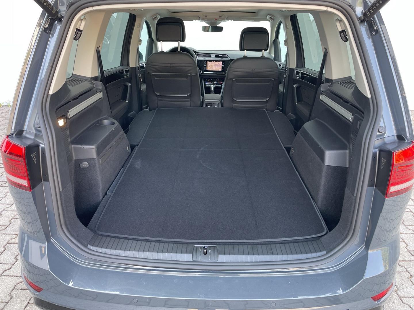 Volkswagen Touran 1.5 TSI DSG R-Line