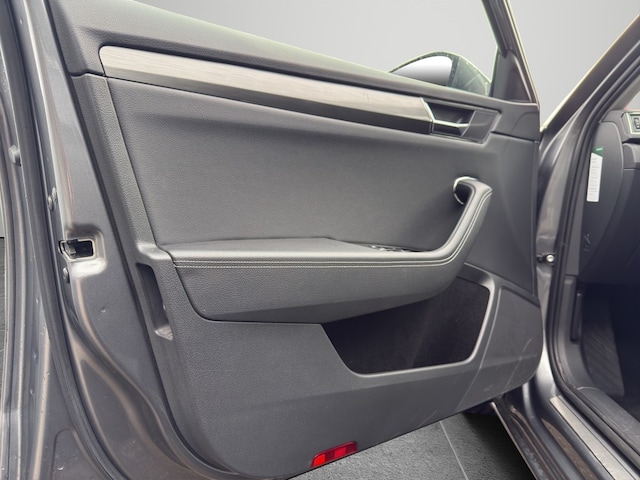 Skoda Superb 2.0 TDI Combi Style Style