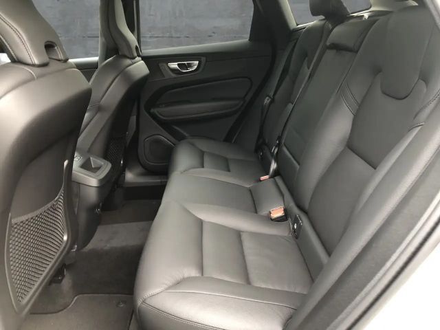 Volvo XC60 AWD Dark Plus