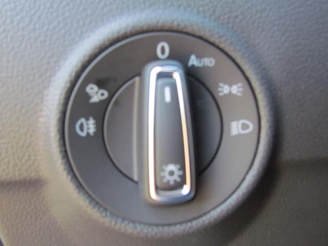 Volkswagen T-Roc T-Roc 1.5 R-Line RFK IQ Alu TWA SHZ AppC uvm.