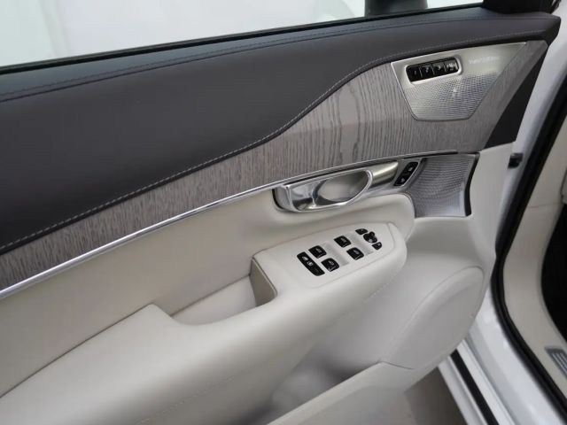 Volvo XC90 AWD Dark T8 Ultra