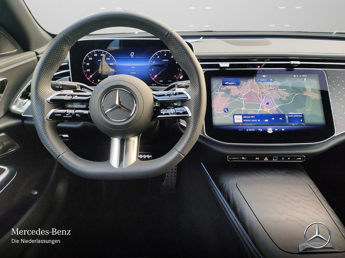 Mercedes-Benz E 200 AMG Line Sedan