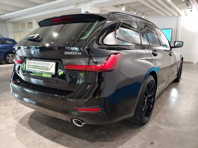 BMW 320 320e Sport Line xDrive