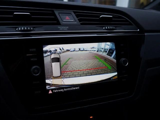 Volkswagen Touran 1.5 TSI DSG R-Line