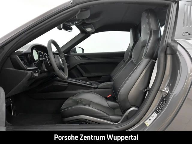 Porsche 992 4 Coupé GTS Targa