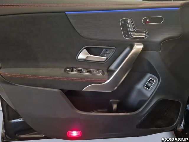 Mercedes-Benz CLA 200 AMG Line