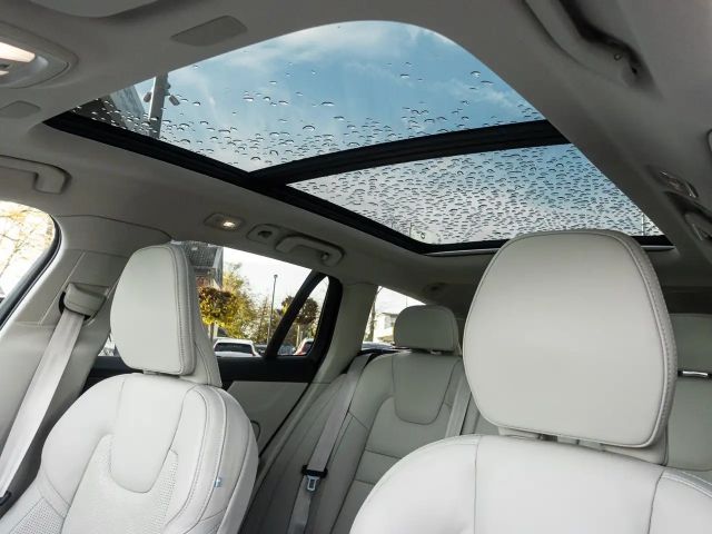 Volvo V60 Cross Country AWD Ultimate