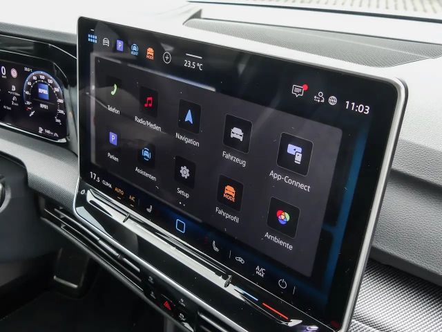 Volkswagen Golf 1.5 eTSI DSG Golf VIII R-Line