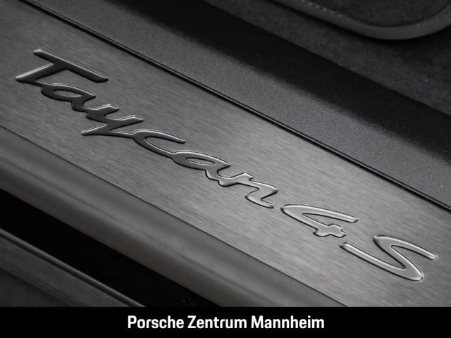 Porsche Taycan 4S Cross Turismo