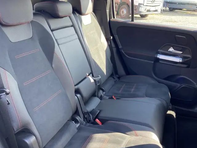 Mercedes-Benz GLB 200 AMG Line