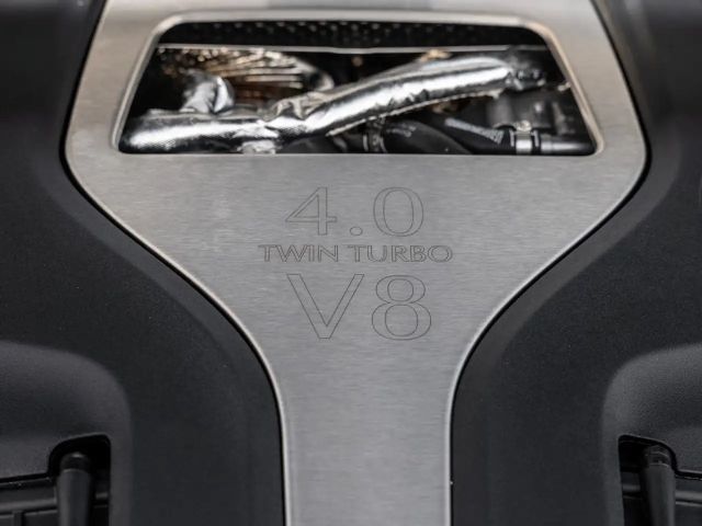 Aston Martin DBX Magnetic Silver