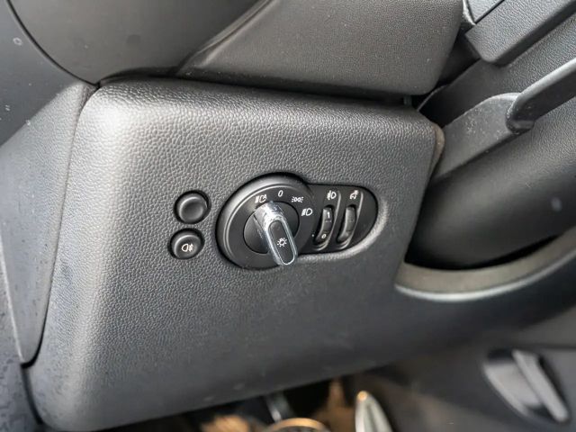 MINI Cooper JCW Trim FACEL. LED NAVI SHZ PDC KLIMA