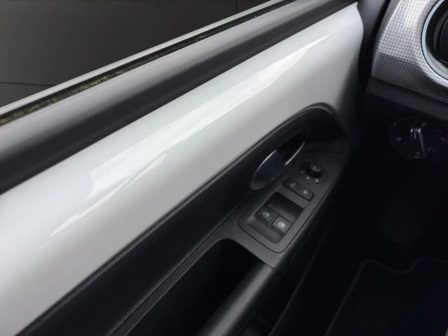 Volkswagen e-up! Plus Style