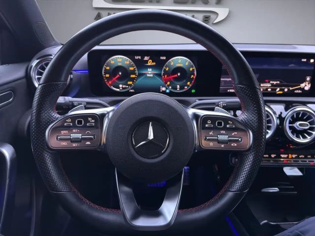 Mercedes-Benz A 220 4MATIC AMG Line