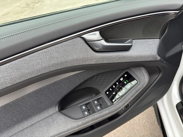 Audi A6 Avant Quattro S-Tronic