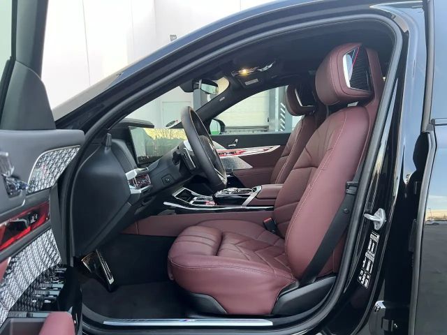 BMW 740 740d M-Sport Sedan xDrive