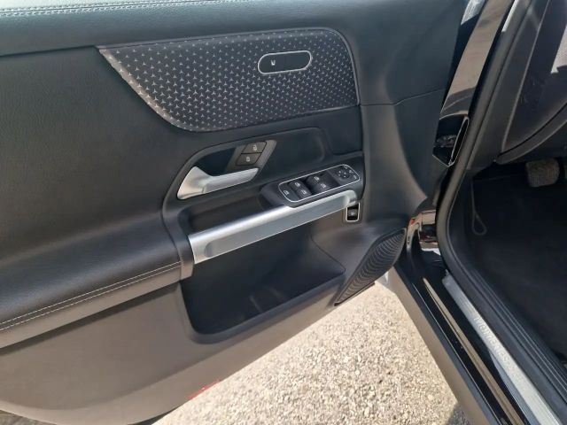 Mercedes-Benz GLB 180 GLB 180 d