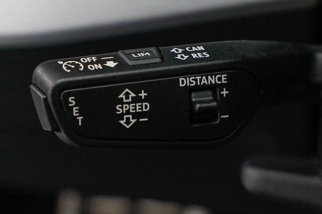 Audi A4 40 TFSI Avant Quattro S-Line S-Tronic