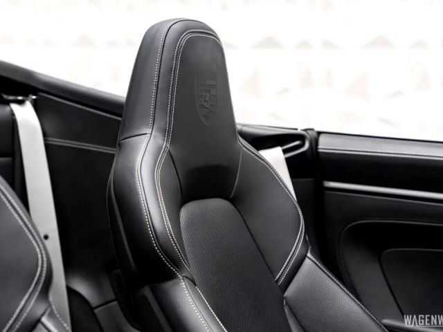 Porsche 992 Cabrio Carrera GTS