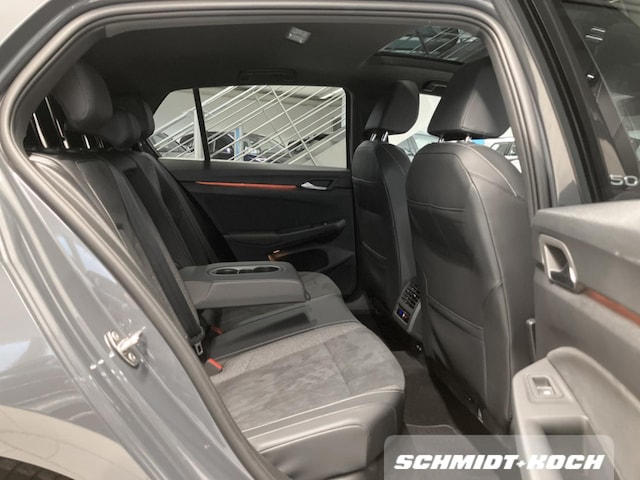 Volkswagen Golf 1.5 eTSI DSG Plus