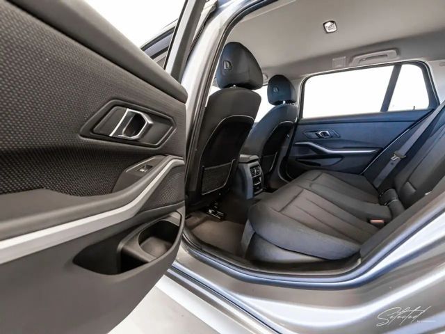 BMW 320 320d Touring xDrive