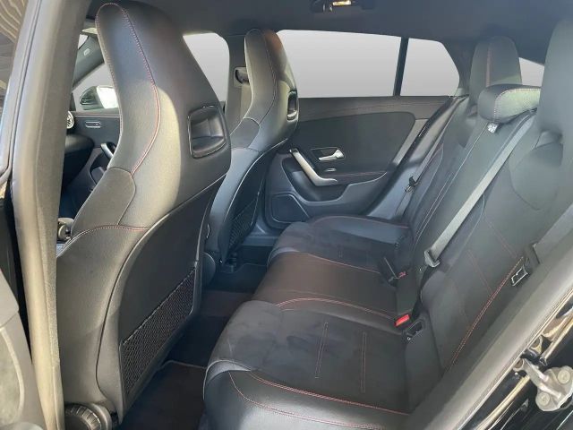 Mercedes-Benz CLA 200 AMG Line