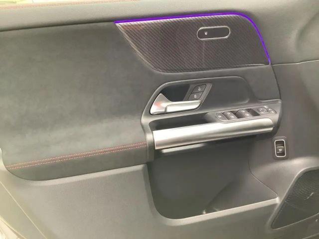 Mercedes-Benz GLA 200 AMG Line